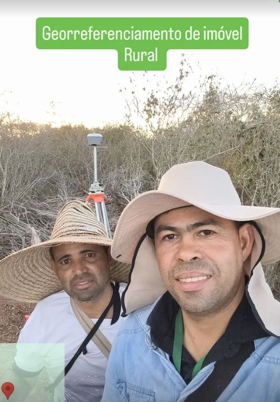Equipe em georreferenciamento de imóvel rural